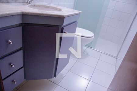 Casa de condomínio para alugar com 130m², 2 quartos e 4 vagas Casa de condomínio para alugar com 130m², 2 quartos e 4 vagasBanheiro do quarto 2