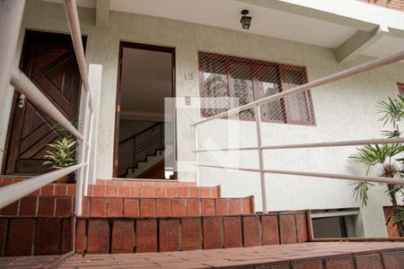 Casa de condomínio para alugar com 130m², 2 quartos e 4 vagas Casa de condomínio para alugar com 130m², 2 quartos e 4 vagasFachada