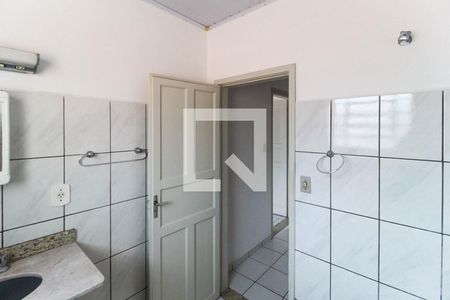 Banheiro de casa para alugar com 1 quarto, 40m² em Vila Monumento, São Paulo
