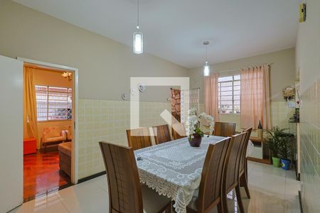 Sala de casa à venda com 4 quartos, 600m² em Esplanada, Belo Horizonte