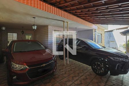 Garagem de casa à venda com 4 quartos, 600m² em Esplanada, Belo Horizonte