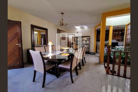 Casa à venda com 4 quartos, 329m² em Castelo, Belo Horizonte