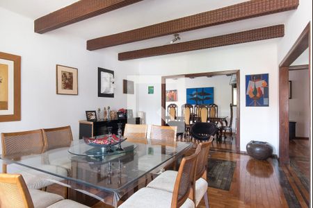 Casa à venda com 5 quartos, 420m² em Barro Preto, Belo Horizonte