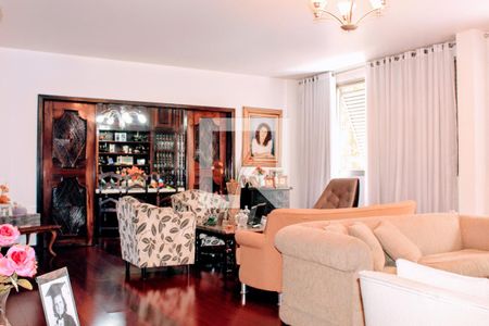 Apartamento à venda com 270m², 4 quartos e 1 vaga