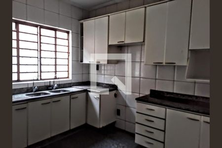 Casa à venda com 5 quartos, 300m² em Santa Cruz, Belo Horizonte