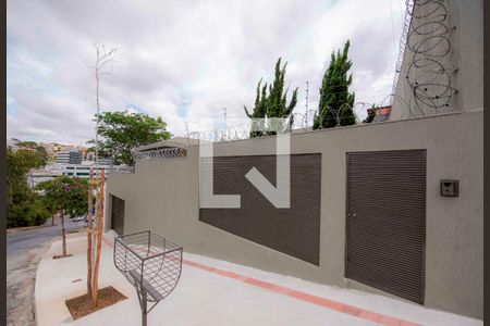 Casa à venda com 4 quartos, 575m² em Estoril, Belo Horizonte