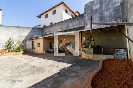 Casa à venda com 4 quartos, 244m² em Santa Mônica, Belo Horizonte