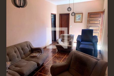 Casa à venda com 6 quartos, 240m² em Nova Granada, Belo Horizonte