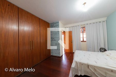 Casa à venda com 3 quartos, 200m² em Castelo, Belo Horizonte