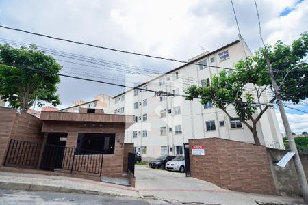 Apartamento à venda com 2 quartos, 45m² em Heliópolis, Belo Horizonte