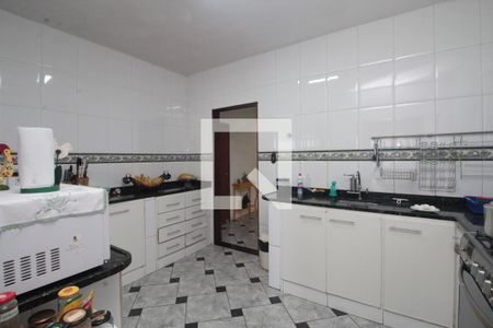 Casa à venda com 4 quartos, 355m² em Santa Lúcia, Belo Horizonte