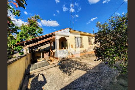 Casa à venda com 3 quartos, 138m² em Concórdia, Belo Horizonte