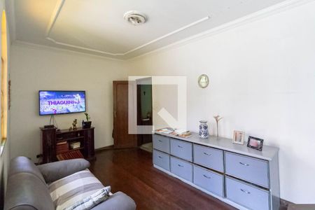 Sala 1 de casa para alugar com 4 quartos, 300m² em Alípio de Melo, Belo Horizonte