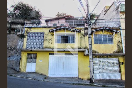 Casa à venda com 3 quartos, 400m² em Cachoeirinha, Belo Horizonte