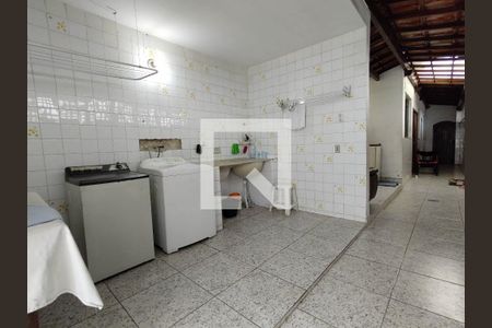 Casa para alugar com 320m², 3 quartos e 2 vagas