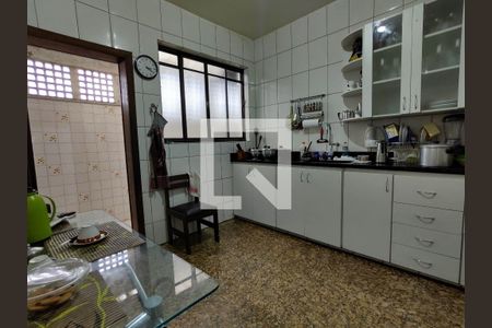 Casa para alugar com 320m², 3 quartos e 2 vagas