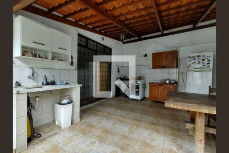 Casa para alugar com 320m², 3 quartos e 2 vagas