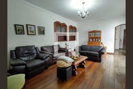 Casa para alugar com 320m², 3 quartos e 2 vagas