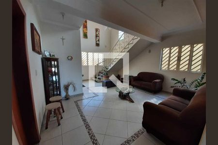 Casa à venda com 5 quartos, 338m² em João Pinheiro, Belo Horizonte
