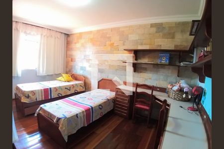 Casa à venda com 5 quartos, 287m² em Vila Cloris, Belo Horizonte