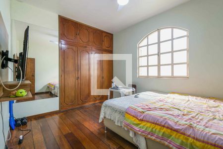 Casa para alugar com 4 quartos, 366m² em Palmares, Belo Horizonte