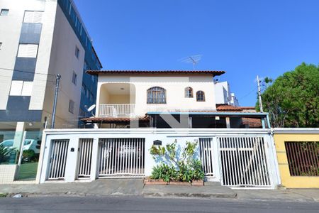 Casa para alugar com 3 quartos, 396m² em Itapoã, Belo Horizonte