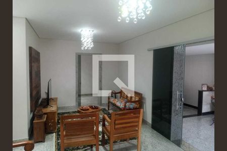 Casa à venda com 4 quartos, 390m² em Padre Eustáquio, Belo Horizonte
