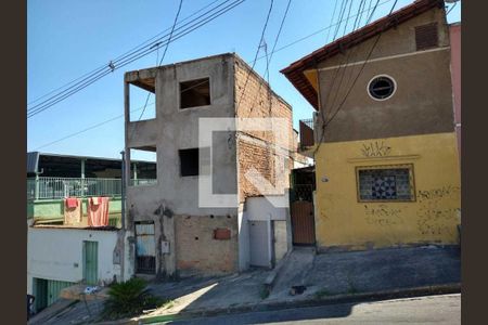 Casa à venda com 3 quartos, 306m² em Santa Cruz, Belo Horizonte