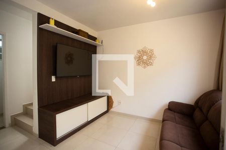 Sala de casa de condomínio para alugar com 3 quartos, 100m² em Vila Moraes, São Paulo