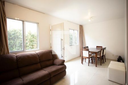Sala de casa de condomínio para alugar com 3 quartos, 100m² em Vila Moraes, São Paulo