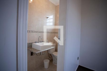 Banheiro da Suíte de casa de condomínio para alugar com 3 quartos, 100m² em Vila Moraes, São Paulo