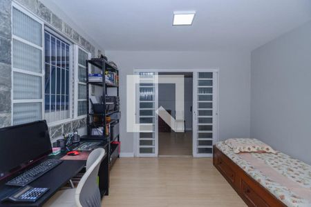 Casa à venda com 4 quartos, 257m² em Planalto, Belo Horizonte