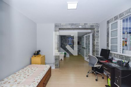 Casa à venda com 4 quartos, 257m² em Planalto, Belo Horizonte