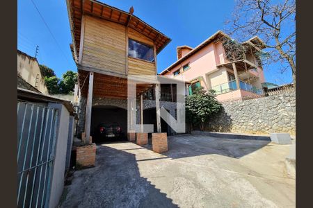Casa à venda com 3 quartos, 390m² em Havaí, Belo Horizonte