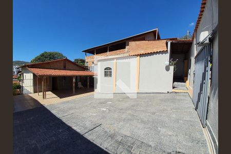 Casa à venda com 4 quartos, 200m² em Palmeiras, Belo Horizonte