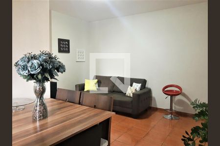 Apartamento à venda com 3 quartos, 70m² em Heliópolis, Belo Horizonte