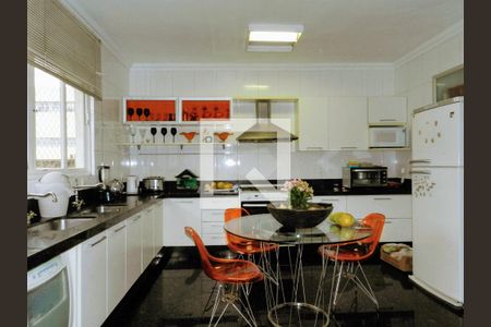 Casa à venda com 496m², 4 quartos e 6 vagas