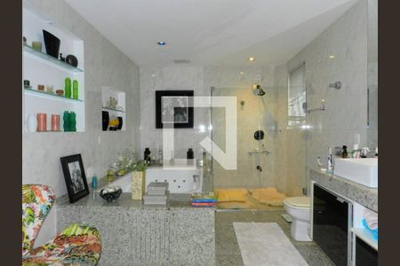 Casa à venda com 496m², 4 quartos e 6 vagas