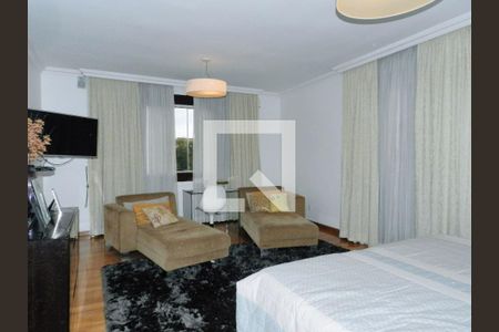 Casa à venda com 496m², 4 quartos e 6 vagas