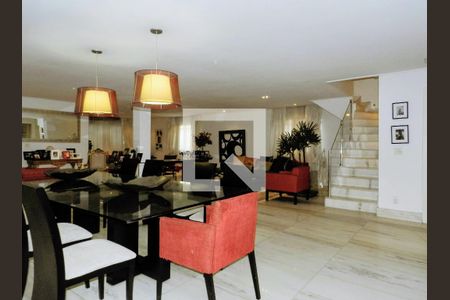 Casa à venda com 496m², 4 quartos e 6 vagas