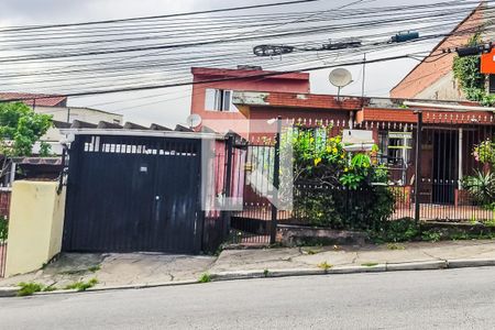 Casa para alugar com 150m², 3 quartos e 3 vagas Casa para alugar com 150m², 3 quartos e 3 vagasFachada