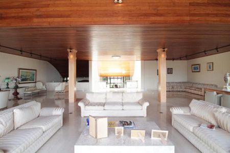 Casa à venda com 1224m², 4 quartos e 6 vagas