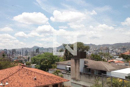 Casa à venda com 1224m², 4 quartos e 6 vagas