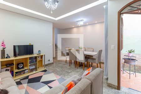 Sala de casa à venda com 3 quartos, 140m² em Fernão Dias, Belo Horizonte