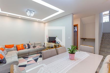Sala de casa à venda com 3 quartos, 140m² em Fernão Dias, Belo Horizonte