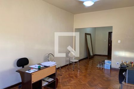 Apartamento à venda com 77m², 2 quartos e 1 vagaSala