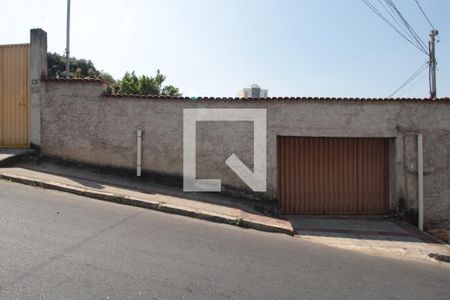 Casa à venda com 3 quartos, 294m² em Padre Eustáquio, Belo Horizonte