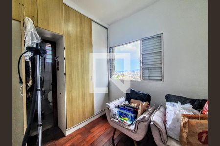 Casa à venda com 4 quartos, 434m² em Cachoeirinha, Belo Horizonte