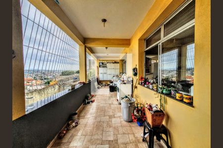 Casa à venda com 4 quartos, 434m² em Cachoeirinha, Belo Horizonte