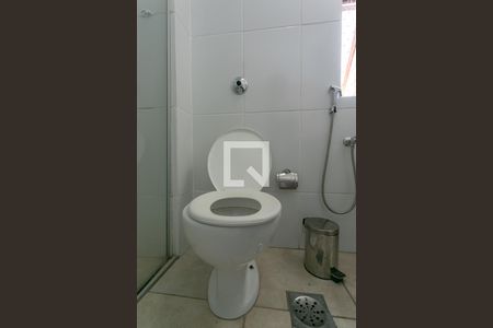 Banheiro de apartamento para alugar com 1 quarto, 47m² em Santa Efigênia, Belo Horizonte